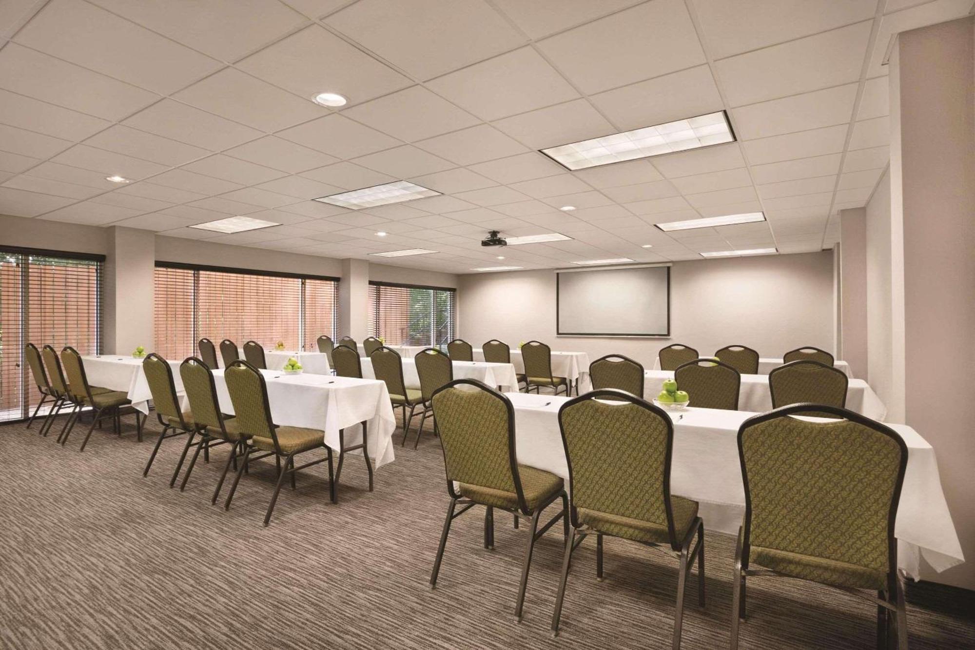 Country Inn & Suites By Radisson, Newnan, Ga מראה חיצוני תמונה