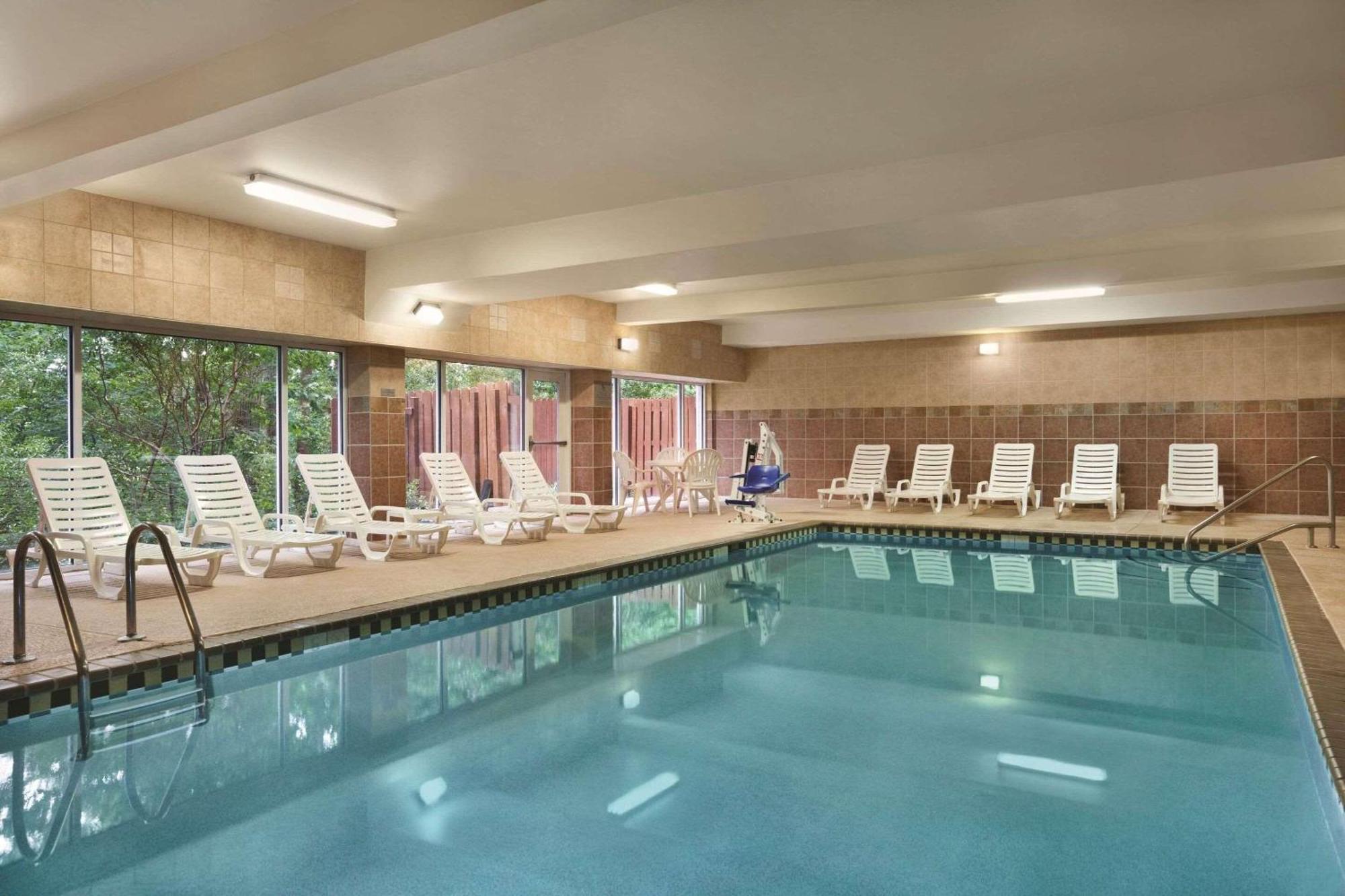 Country Inn & Suites By Radisson, Newnan, Ga מראה חיצוני תמונה