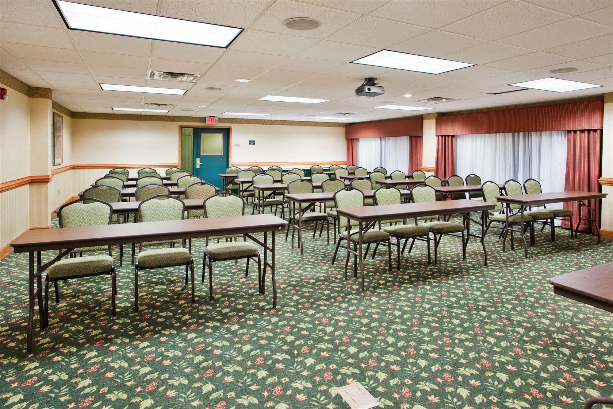 Country Inn & Suites By Radisson, Newnan, Ga מראה חיצוני תמונה