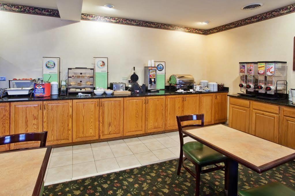 Country Inn & Suites By Radisson, Newnan, Ga מראה חיצוני תמונה