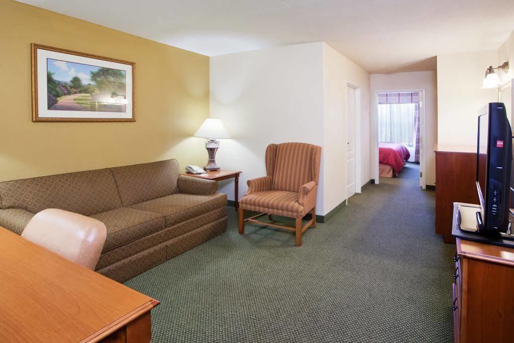 Country Inn & Suites By Radisson, Newnan, Ga מראה חיצוני תמונה